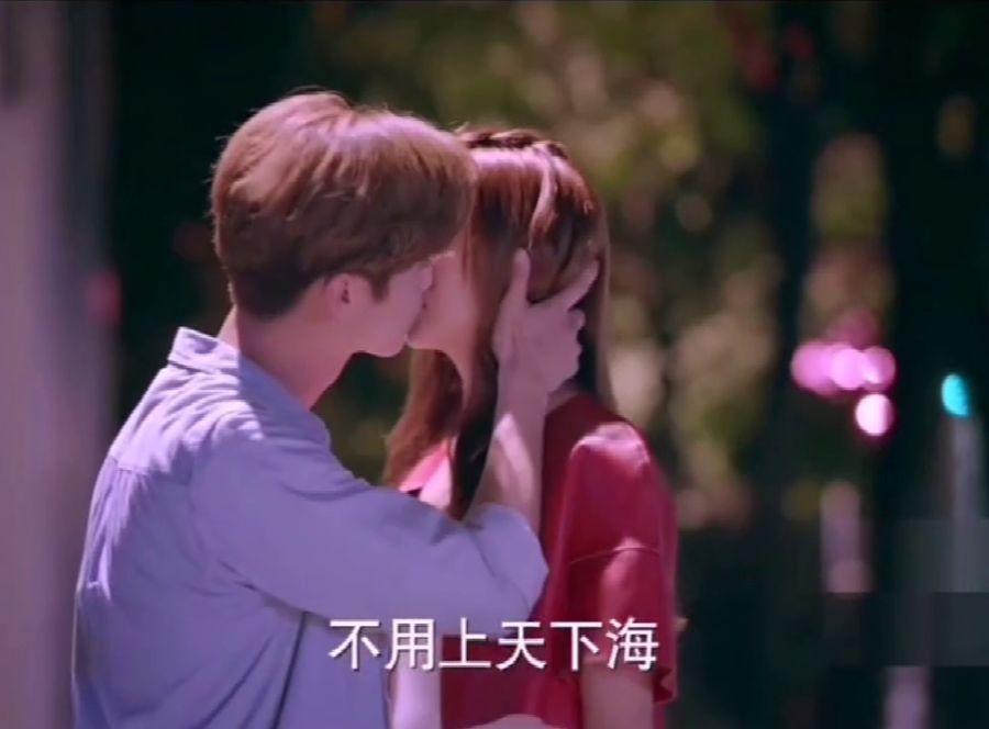 同色彩相撞